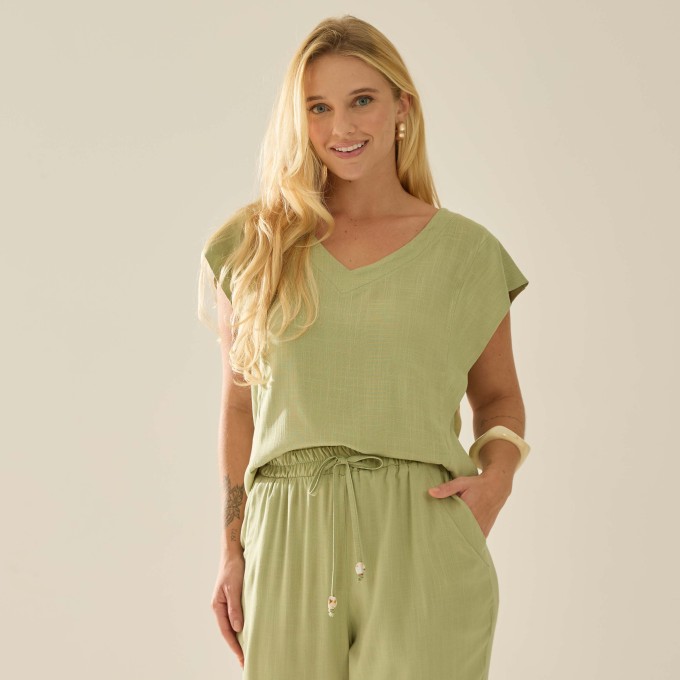 Blusa Viscolinho Vitória